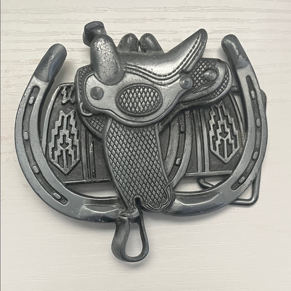 Western Saddle & Horseshoe Metal Belt Buckle - Silver